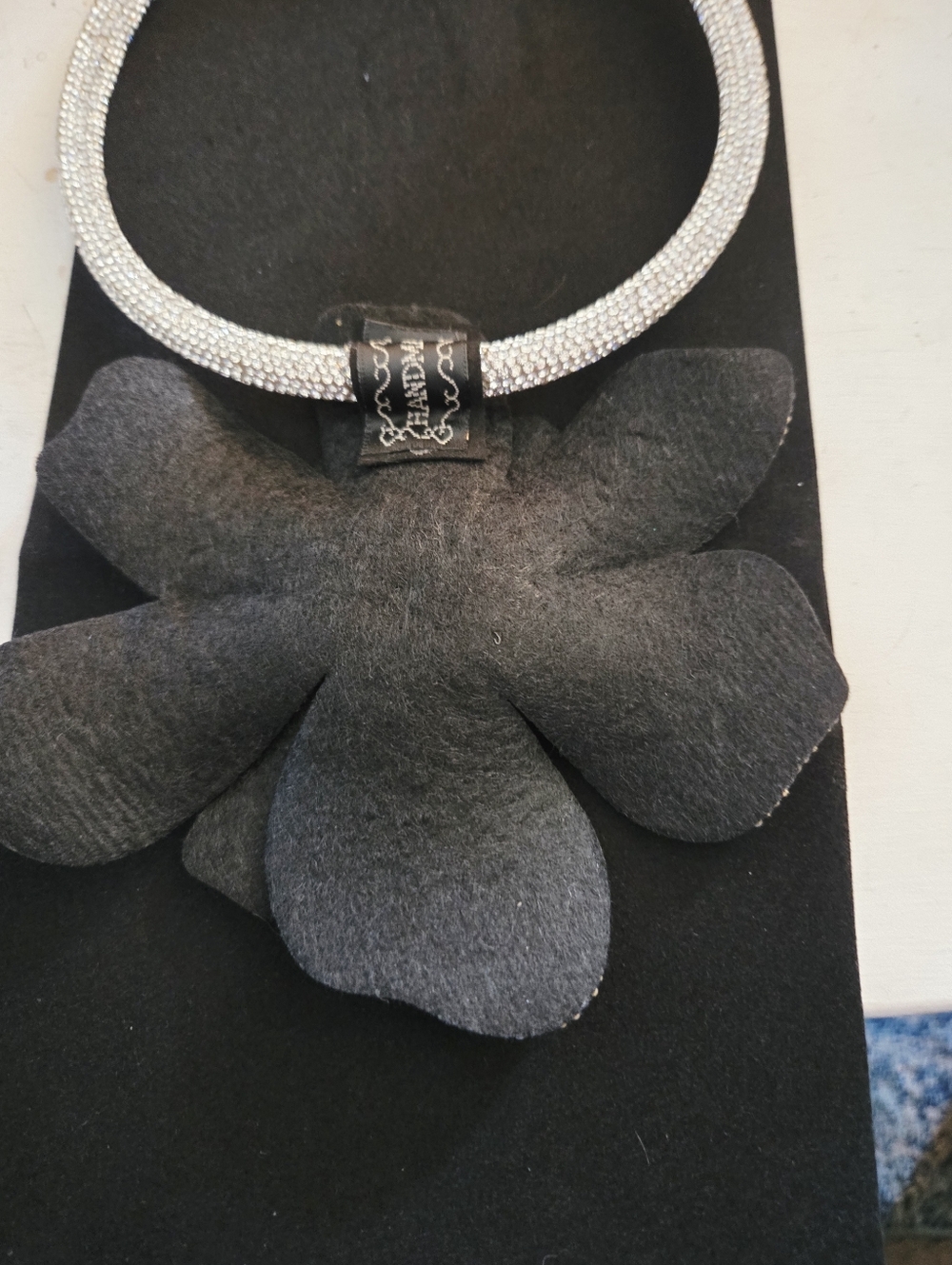 NWT Natasha Oversized Crystal Flower Statement Necklace Silver - Picture 5 of 5